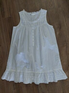 Eileen West White Cotton Nightgown Size M Heart Lace Embroidery Sleeveless